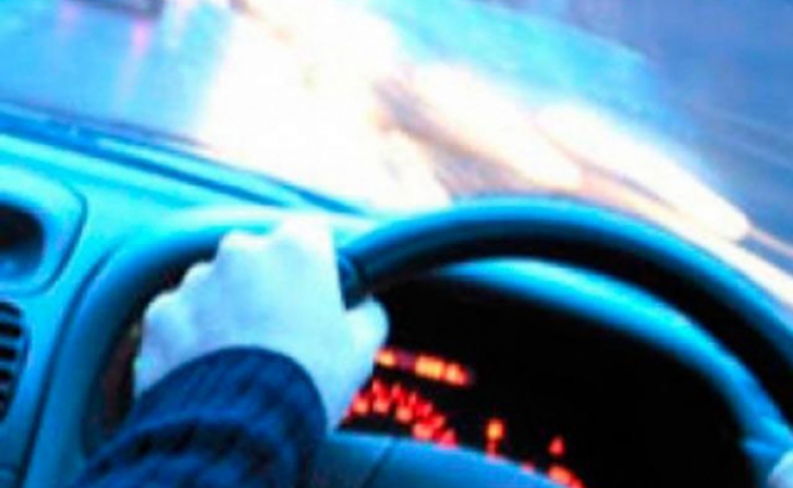 В Курске неустановленный автомобиль сбил 29-летнюю девушку и скрылся В Курске неустановленный автомобиль сбил 29-летнюю девушку и скрылся