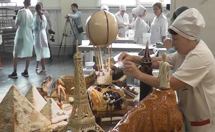 В Курске прошел грандиозный конкурс профессионального мастерства среди хлебопеков В Курске прошел грандиозный конкурс профессионального мастерства среди хлебопеков