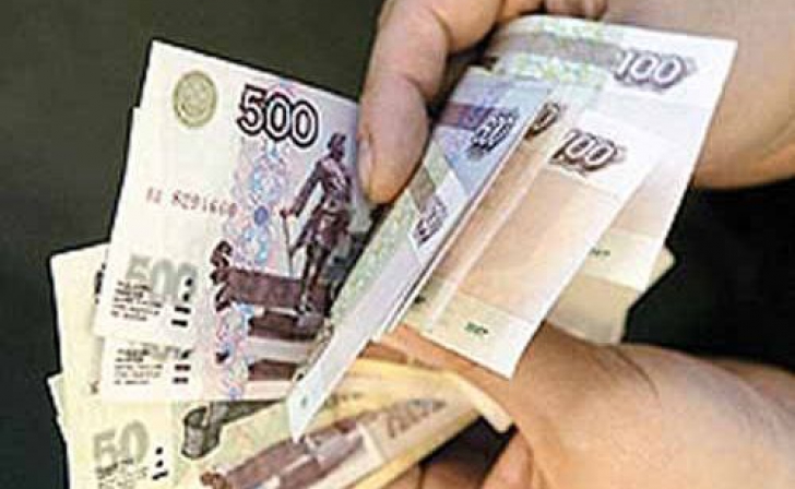 Курянка продала арестованный приставами стол Курянка продала арестованный приставами стол