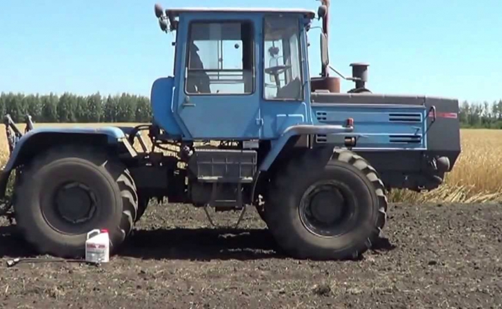 В Курской области загорелся сельскохозяйственный трактор В Курской области загорелся сельскохозяйственный трактор