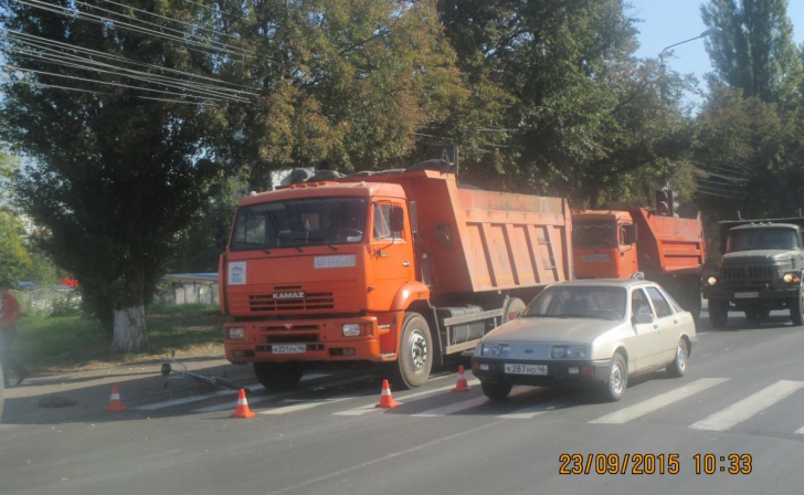 В Курске КамАЗ сбил велосипедиста В Курске КамАЗ сбил велосипедиста