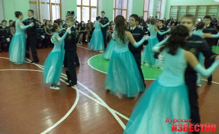 Курские кадеты переквалифицировались в танцоров Курские кадеты переквалифицировались в танцоров