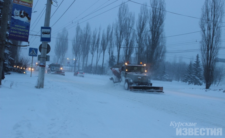 В Курске пытаются устранить последствия снегопада В Курске пытаются устранить последствия снегопада