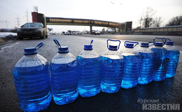 В Курской области сняли с продажи 135 л «незамерзайки» В Курской области сняли с продажи 135 л «незамерзайки»