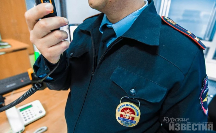 Куряне крали из автомобилей гаджеты, аккумуляторы и удочки Куряне крали из автомобилей гаджеты, аккумуляторы и удочки