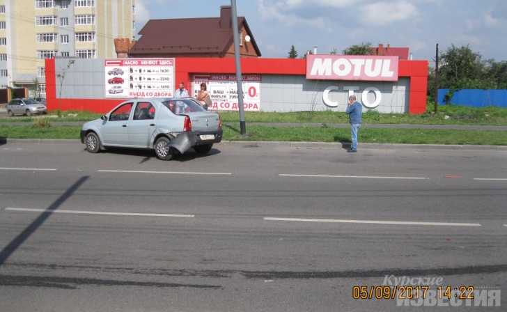 В Курске аварийный комиссар попал в аварию В Курске аварийный комиссар попал в аварию