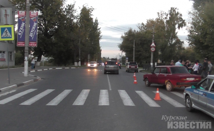 Курск. Подросток на ВАЗе сбил двух пешеходов и убежал Курск. Подросток на ВАЗе сбил двух пешеходов и убежал