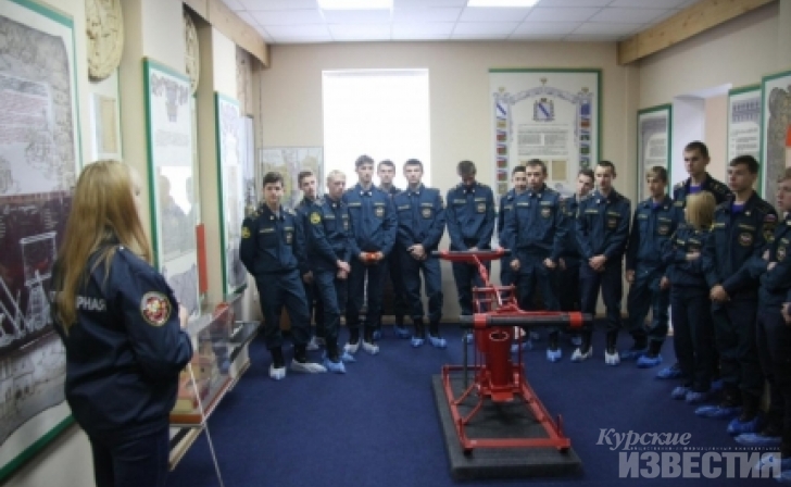 Курским студентам рассказали об истории становления пожарной охраны Курским студентам рассказали об истории становления пожарной охраны
