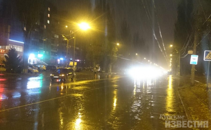 В Курске водитель ВАЗа сбил троих пешеходов В Курске водитель ВАЗа сбил троих пешеходов