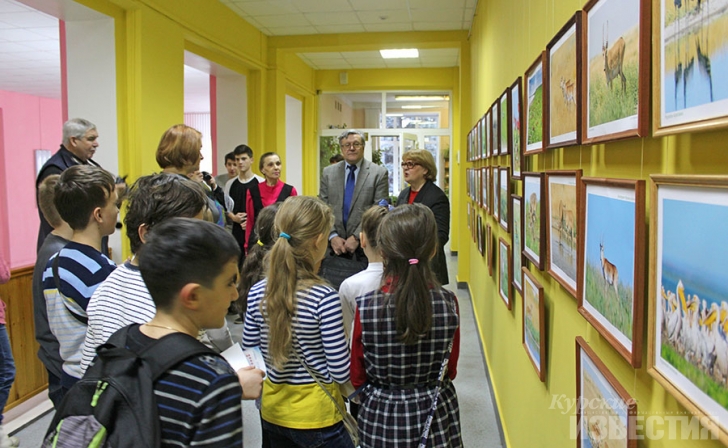 В курской Асеевке открылась фотовыставка «Степи России: заповедники «Ростовский» и «Чёрные Земли» В курской Асеевке открылась фотовыставка «Степи России: заповедники «Ростовский» и «Чёрные Земли»
