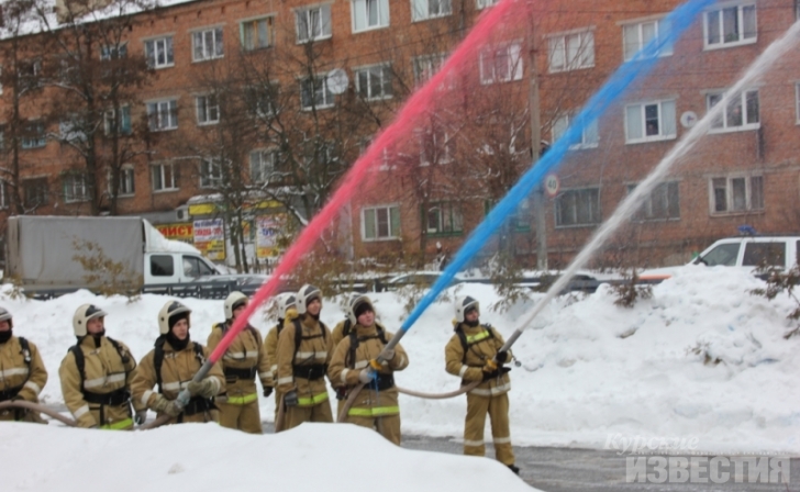 В Курске поздравили огнеборцев Противопожарной службы В Курске поздравили огнеборцев Противопожарной службы