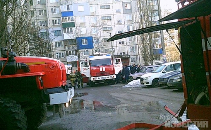 Огнеборцы спасли четырёх курян их горящего дома Огнеборцы спасли четырёх курян их горящего дома