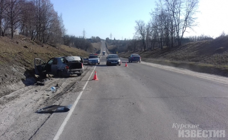 Трое молодых людей пострадали в ДТП в Курском районе Трое молодых людей пострадали в ДТП в Курском районе