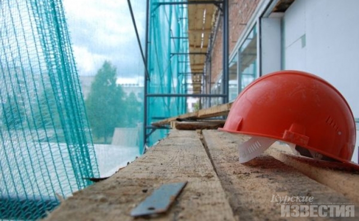 В Курске погиб строитель, сорвавшись с 7 этажа В Курске погиб строитель, сорвавшись с 7 этажа