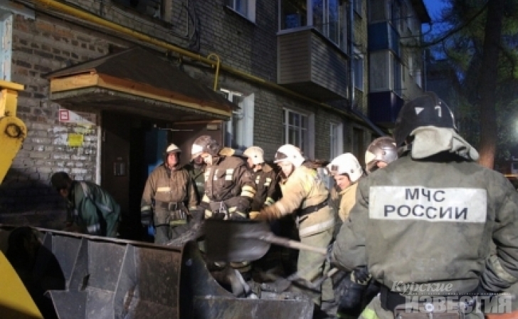 Курские спасатели исследовали дом после взрыва в Мичуринске Курские спасатели исследовали дом после взрыва в Мичуринске