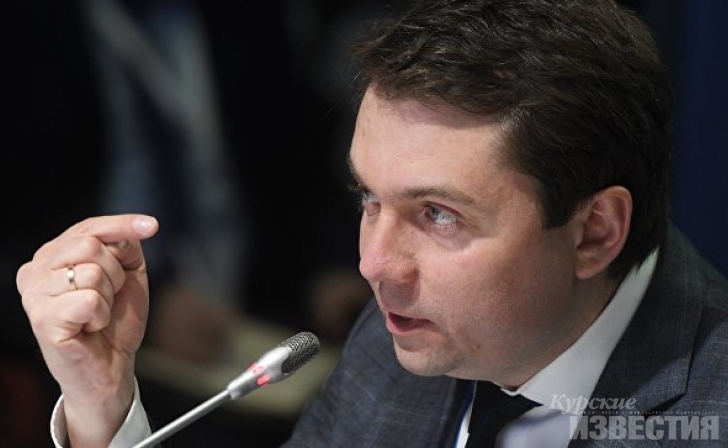 Замминистра ЖКХ Андрей Чибис раскритиковал сквер у администрации Курской области Замминистра ЖКХ Андрей Чибис раскритиковал сквер у администрации Курской области