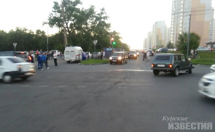 В ДТП в Курске пострадали оба водителя В ДТП в Курске пострадали оба водителя