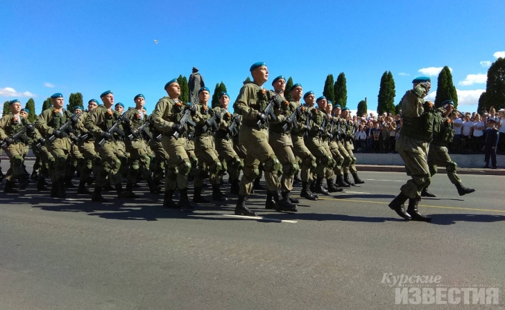 В Курске прошёл масштабный парад к 75-летию Победы на Огненной дуге В Курске прошёл масштабный парад к 75-летию Победы на Огненной дуге