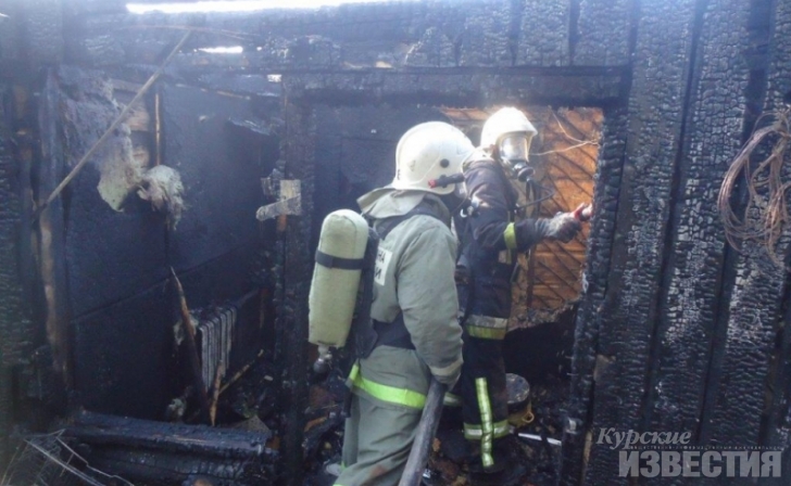 В Курской области ребёнок поджёг дом В Курской области ребёнок поджёг дом