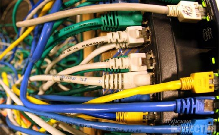 Курянин оставил жителей многоэтажки без интернета Курянин оставил жителей многоэтажки без интернета