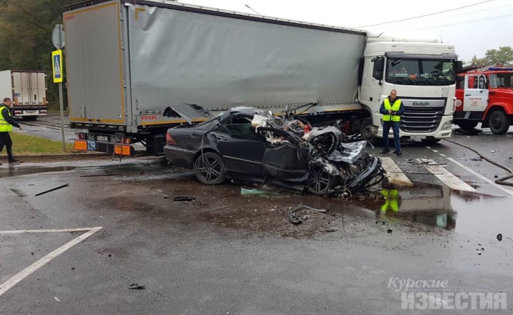 В автокатастрофе в Курской области погибли три человека В автокатастрофе в Курской области погибли три человека