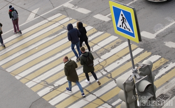 В Курске на переходе сбили подростка В Курске на переходе сбили подростка