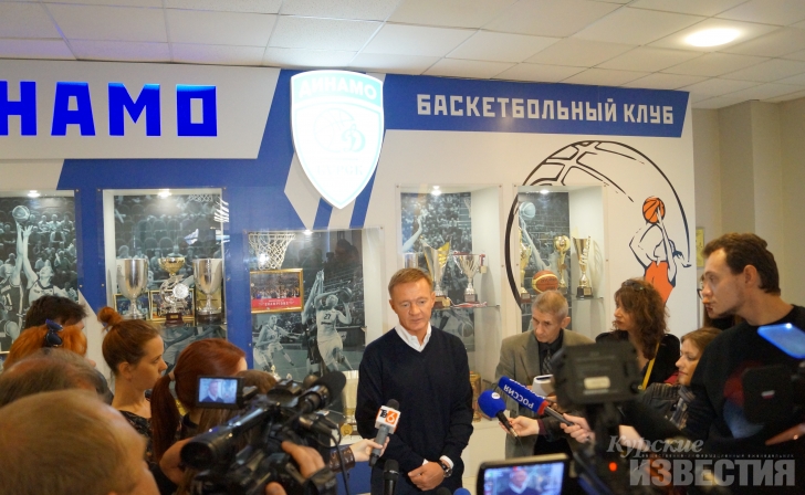 Курск. В Доме Советов подтвердили, что Роман Старовойт отказался от личной охраны и мигалок Курск. В Доме Советов подтвердили, что Роман Старовойт отказался от личной охраны и мигалок