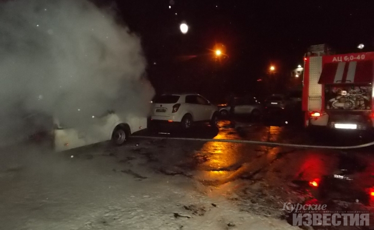 В Курске сгорел Ford Transit В Курске сгорел Ford Transit