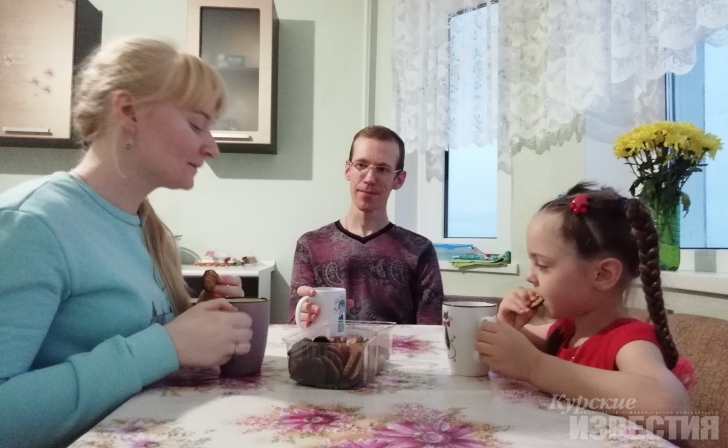 Слабовидящая мать-одиночка из Томска искала жильё, а нашла любовь в Курске Слабовидящая мать-одиночка из Томска искала жильё, а нашла любовь в Курске
