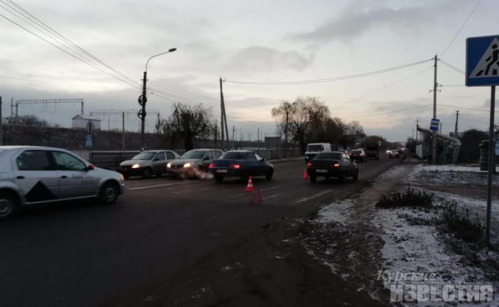 Утром в Курске пострадал пешеход Утром в Курске пострадал пешеход