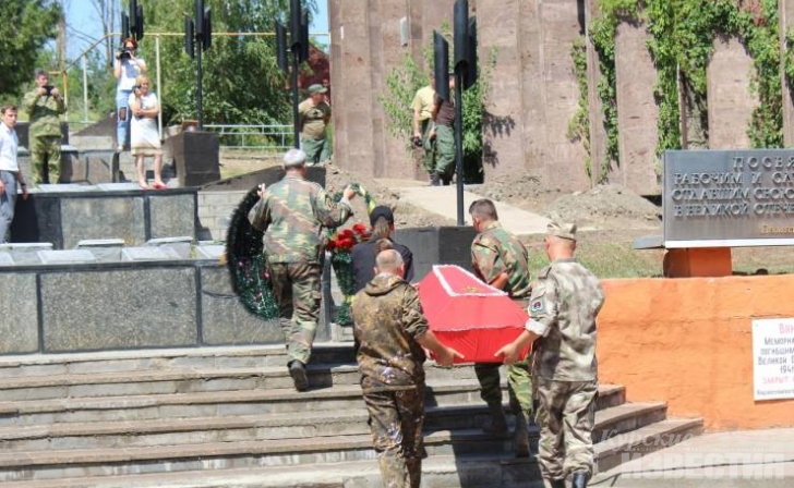 В Курской области перезахоронят останки советских солдат В Курской области перезахоронят останки советских солдат