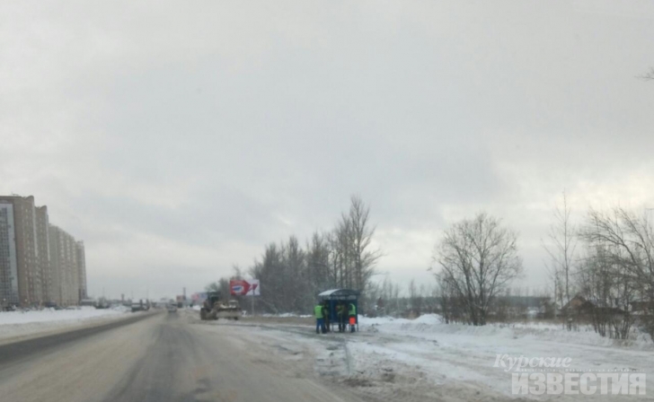 Курск. На остановках проспекта А. Дериглазова установили навесы Курск. На остановках проспекта А. Дериглазова установили навесы