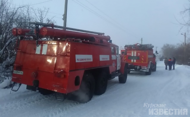 Курская область. В Курчатовском районе сгорела подсобка Курская область. В Курчатовском районе сгорела подсобка