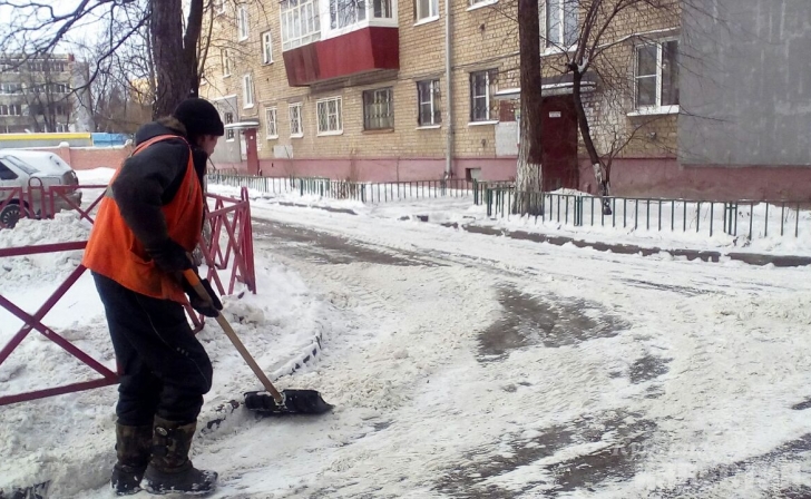 Госжилинспекция нашла нарушения в уборке курских дворов Госжилинспекция нашла нарушения в уборке курских дворов