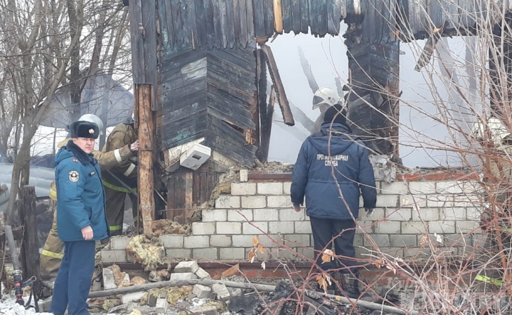 Двое курян погибли в доме во время пожара Двое курян погибли в доме во время пожара