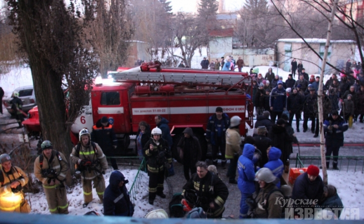 Курск. Пожарные спасли из горящего дома 35 человек Курск. Пожарные спасли из горящего дома 35 человек