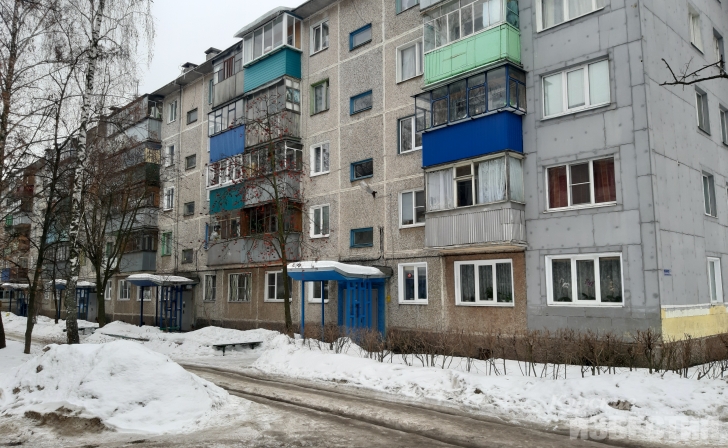 На улице Конорева в Курске трещит по швам ещё одна пятиэтажка На улице Конорева в Курске трещит по швам ещё одна пятиэтажка