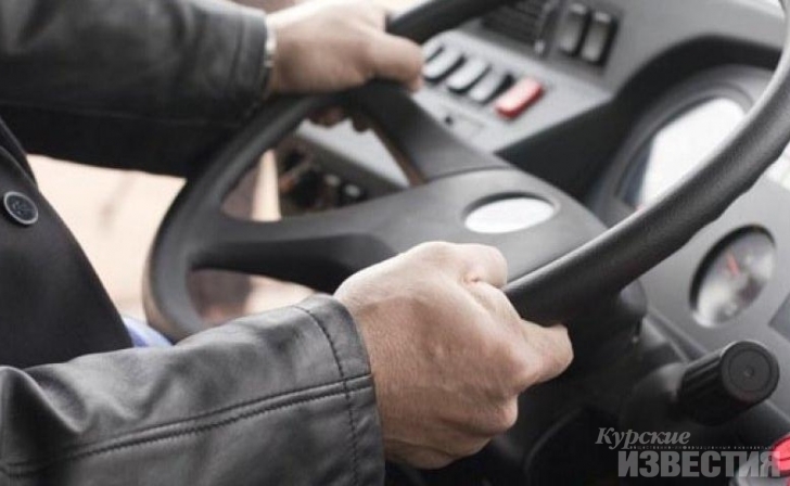 В Курске водитель ПАЗика помог пассажирке, которой стало плохо В Курске водитель ПАЗика помог пассажирке, которой стало плохо