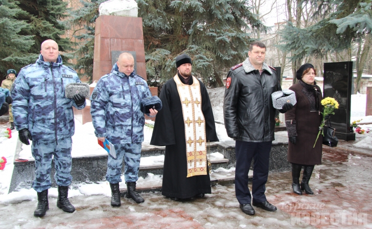 Курские росгвардейцы почтили память погибших товарищей Курские росгвардейцы почтили память погибших товарищей