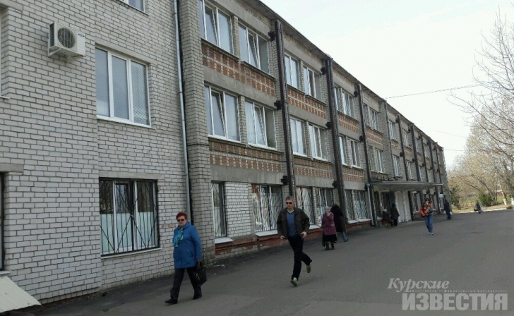 Курск. Вместо фасада Дома Советов отремонтируют больницу скорой медицинской помощи Курск. Вместо фасада Дома Советов отремонтируют больницу скорой медицинской помощи