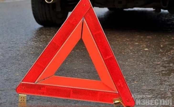 В Курской области автомобиль «Рено Логан» врезался в забор В Курской области автомобиль «Рено Логан» врезался в забор