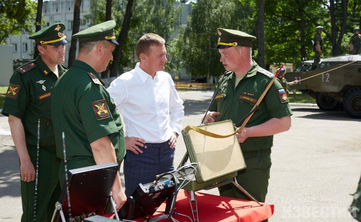 Роман Старовойт пообщался с военными-ракетчиками Роман Старовойт пообщался с военными-ракетчиками