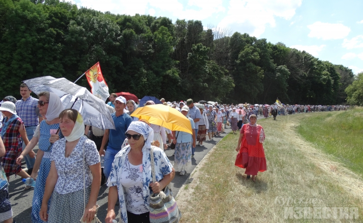 В Курской области прошёл крестный ход с Пряжевской чудотворной иконой Божией Матери В Курской области прошёл крестный ход с Пряжевской чудотворной иконой Божией Матери