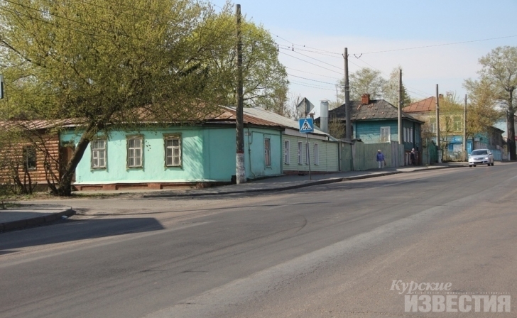 Мэр Курска поручил проверить качество дороги на улице Красной Армии Мэр Курска поручил проверить качество дороги на улице Красной Армии