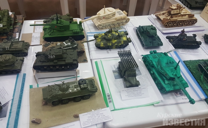 В Курске открылась выставка моделей военной техники В Курске открылась выставка моделей военной техники