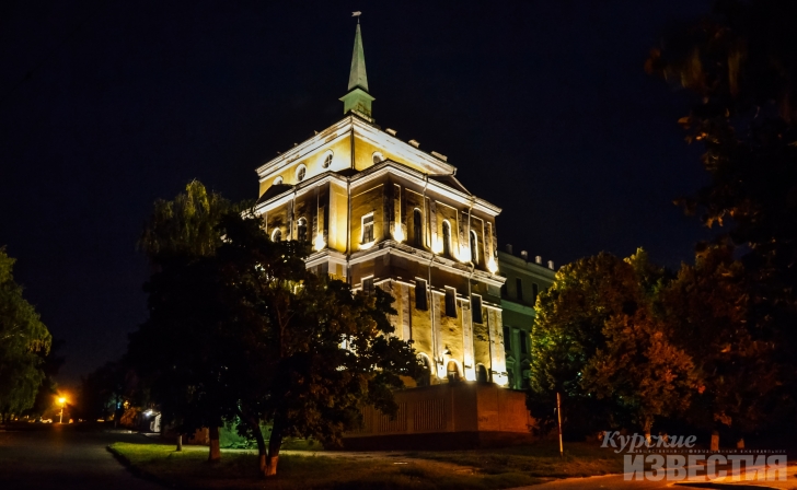 В Курске установили подсветку на историческое здание В Курске установили подсветку на историческое здание