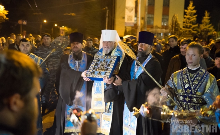 Более 100 тысяч верующих поклонились чудотворной иконе Божией Матери «Знамение» Курской Коренной Более 100 тысяч верующих поклонились чудотворной иконе Божией Матери «Знамение» Курской Коренной