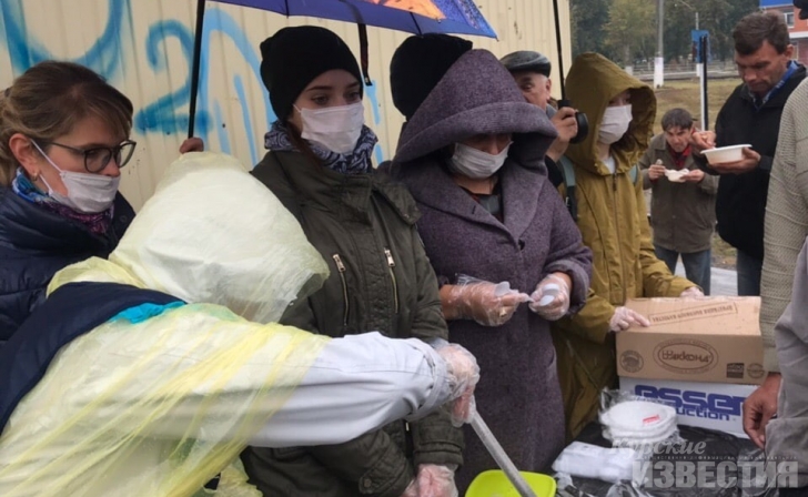 Курск. Волонтёров лишили места проведения благотворительных обедов для бездомных Курск. Волонтёров лишили места проведения благотворительных обедов для бездомных