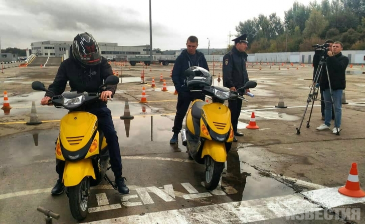 В Курске прошли соревнования «Безопасная трасса – участникам дорожного движения» В Курске прошли соревнования «Безопасная трасса – участникам дорожного движения»