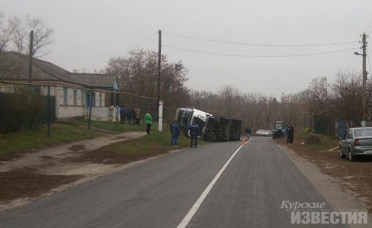 В Курской области опрокинулся грузовик В Курской области опрокинулся грузовик